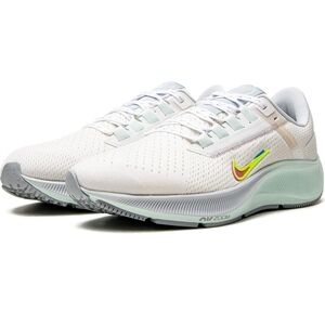 Nike White Athletic Shoes with Breathable Mesh and Cushioned Sole